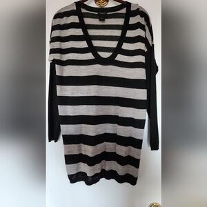 Striped V-Neck Long Sleeve Dolman Sweater with Solid Black Sleeves and Neck Trim